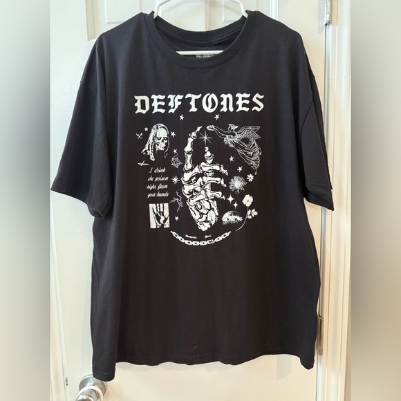 Deftones Graphic Short Sleeve Band Tee - Picture 3 of 4